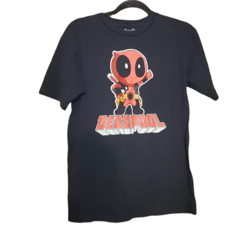 WeLoveFine Chibi Deadpool tee
